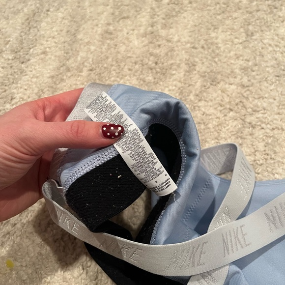 Nike sports bra - Picture 4 of 4